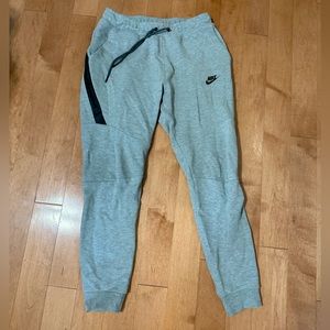 Nike Tech Joggers